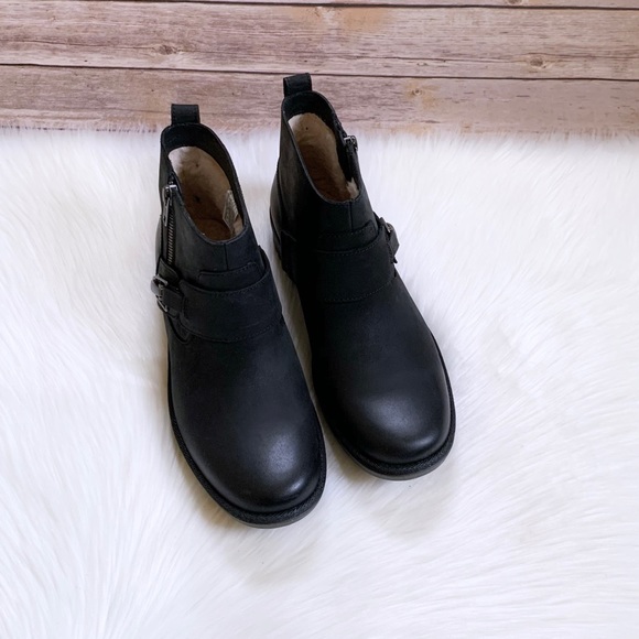 UGG Women’s Cheyne Waterproof Black Leather Booties - Picture 4 of 10